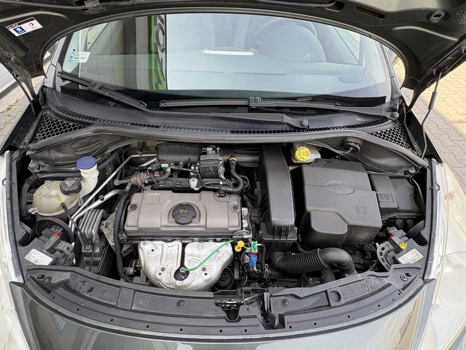 Peugeot 207 1.4 benzyna 2009r klima