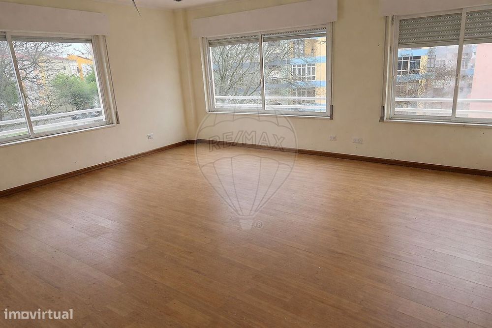 Escritório T0 para arrendamento