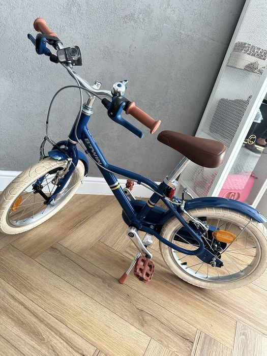 Rower dzieciecy BTWIN city 900 z prowadnikiem i bocznymi kółkami