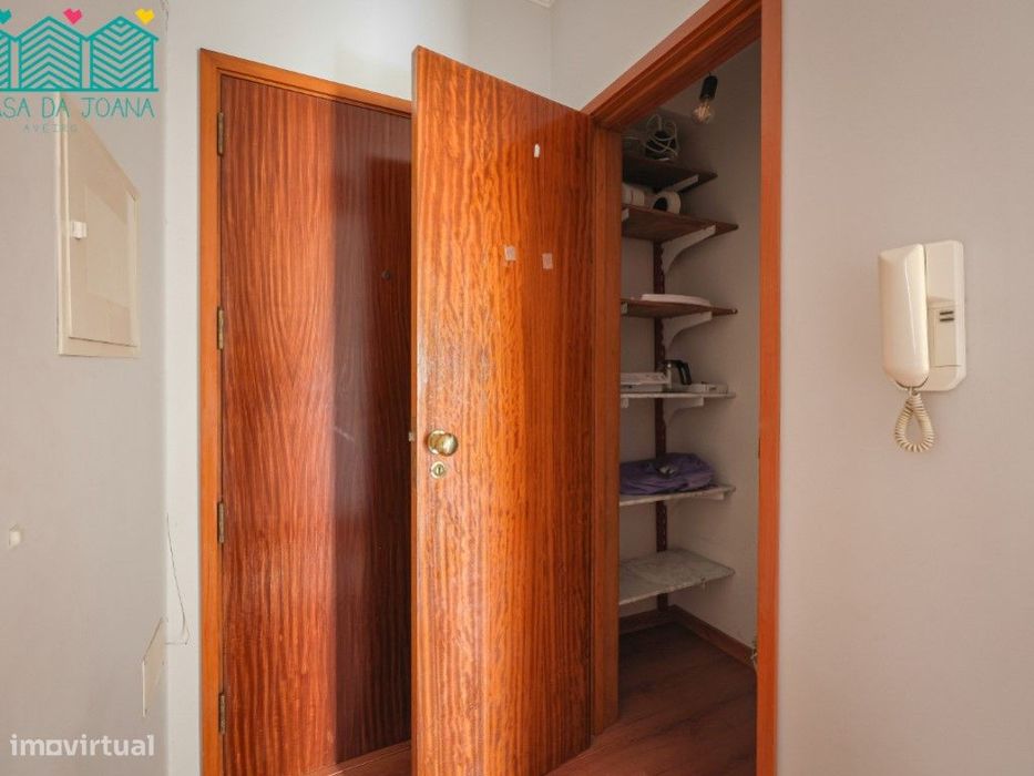 Apartamento T2 com Lugar de Garagem em Esgueira