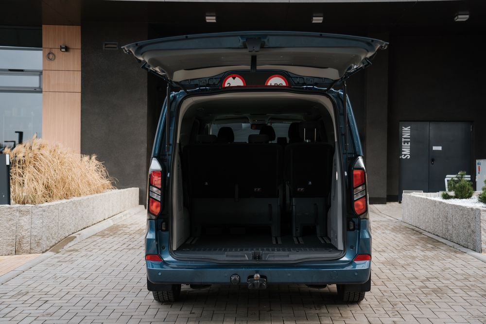 Transfery na lotniska w całej Polsce - 8/9-osobowy Ford Tourneo Custom