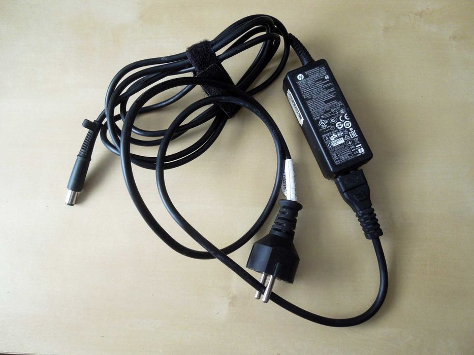 Carregador slim HP - AC adapter HP - 19,5V 2,31A 45W - ponta grossa