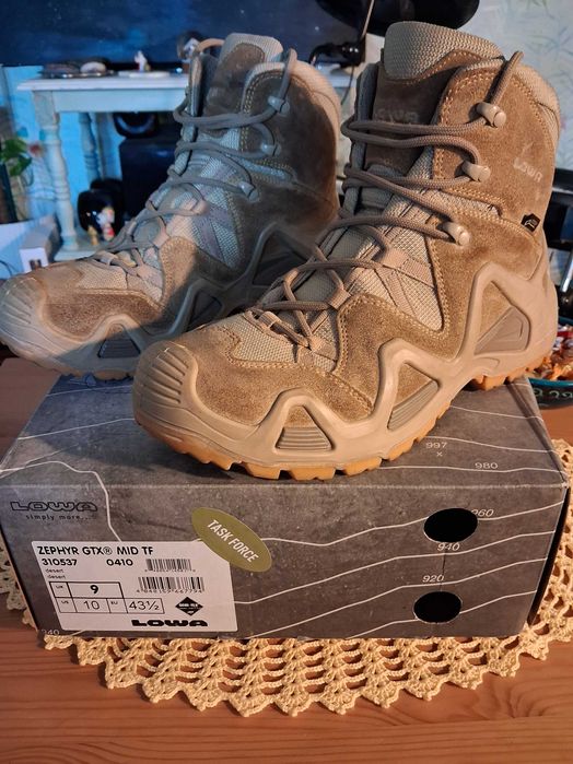 Botas LOWA. Ideais para treinamento, patrulha e combate.