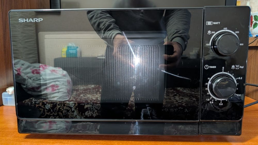 Мікрохвильова піч Sharp R200BKW