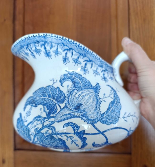 Jarro em Faiança Francesa