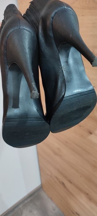Botki z ćwiekami  Gina Tricot
