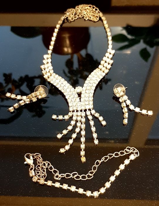 2 комплекта (колье/серьги)/ по 50 грн.