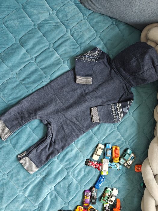 Kombinezon wzorzysty granatowy George 6-9 m