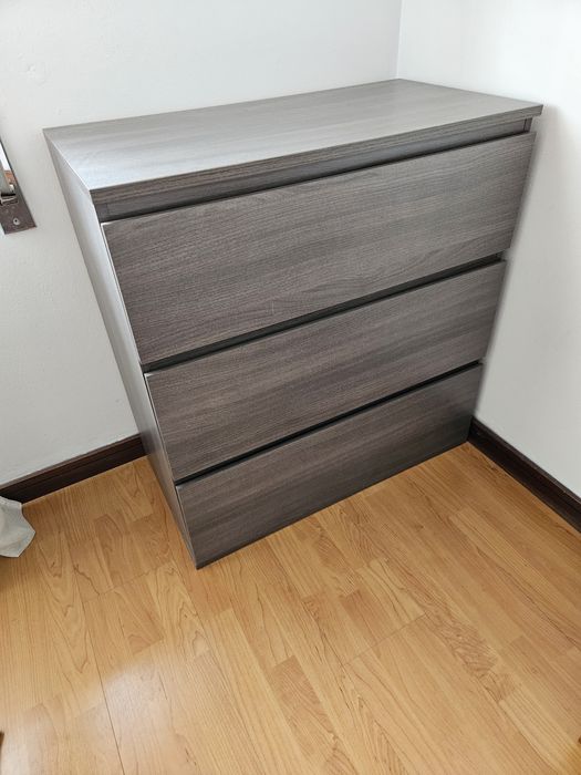 Cómoda Cinzenta de 3 Gavetas Grandes.