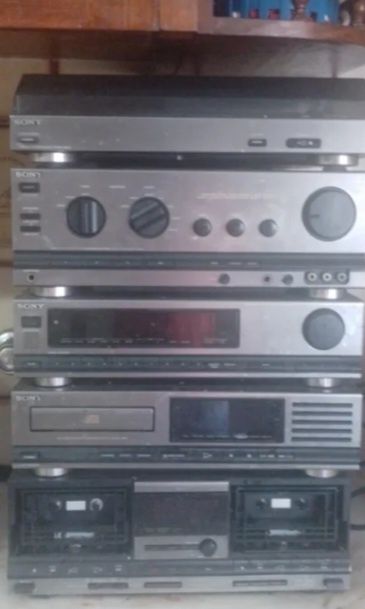 Radio sony e 2 colunas