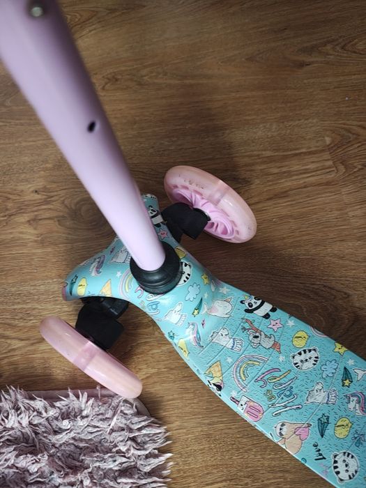 Hulajnoga trzykołowa