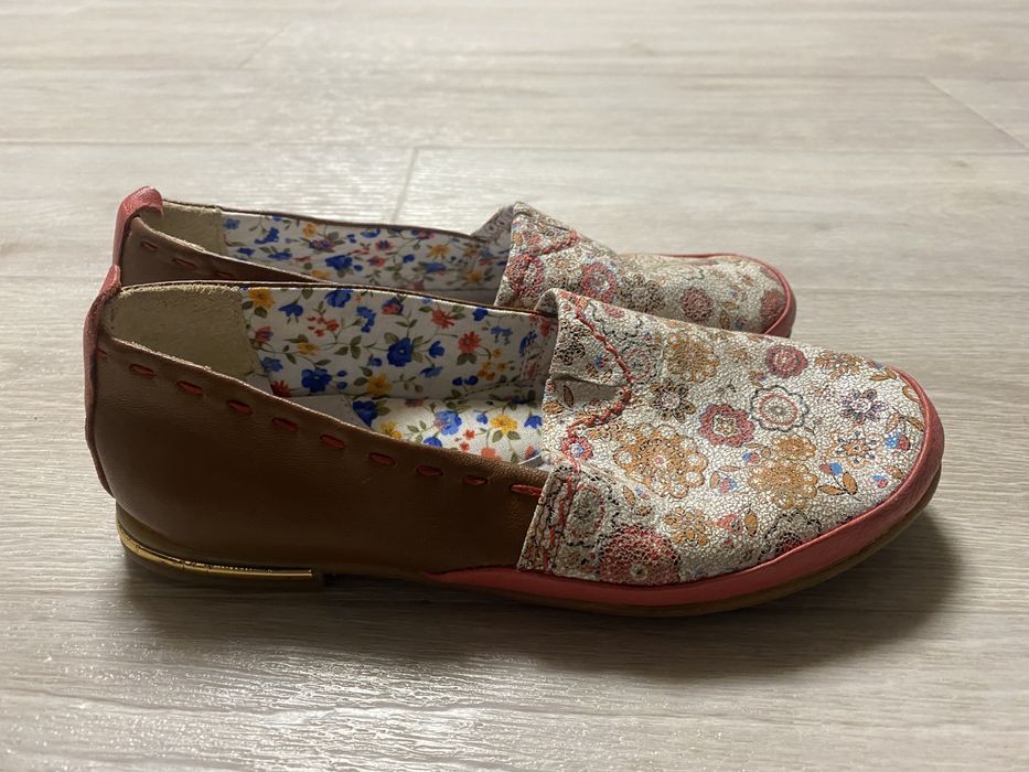 Туфельки на дівчину