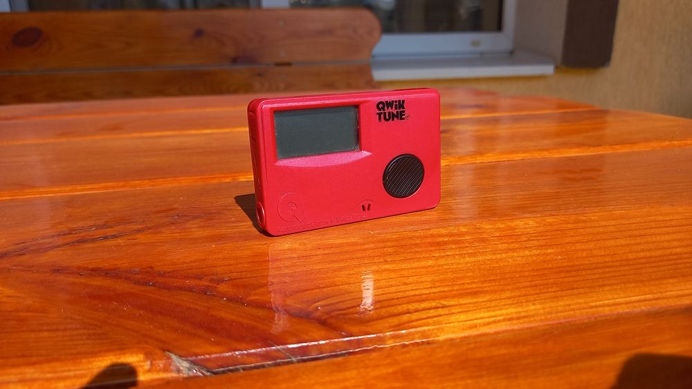 Тюнер для электрогитары