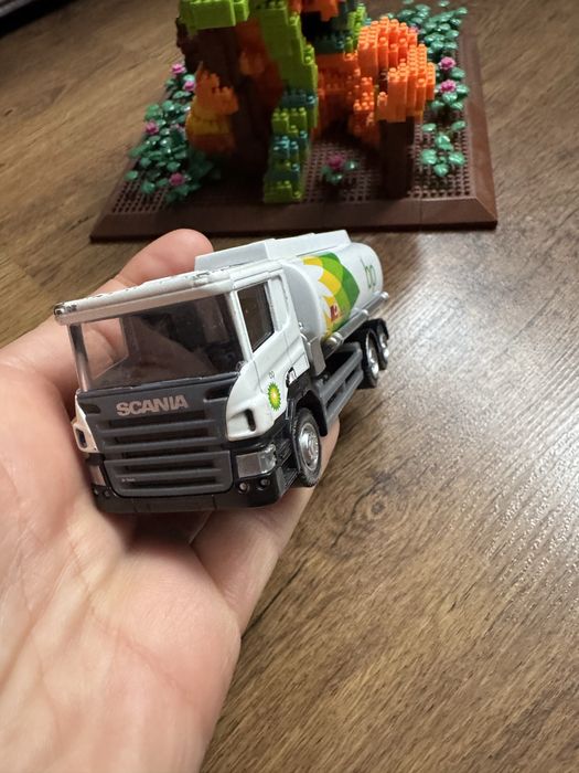 Ciężarówka BP resoraki auto samochód tir dostawczy zabawka