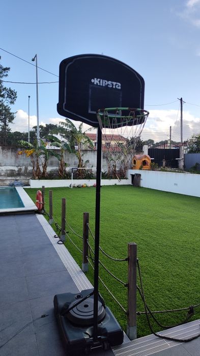 Tabela basquetebol ajustável 
Em bom estado geral, possibil