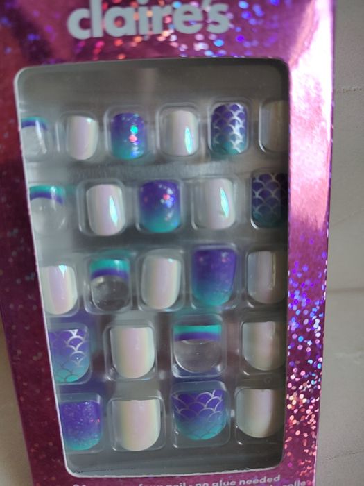 Nowe tipsy 24szt. Clair's