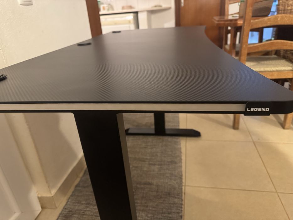 Secretária Gaming com leds JYSK