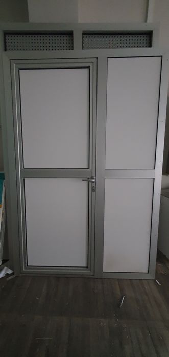 Двері алюмінієві