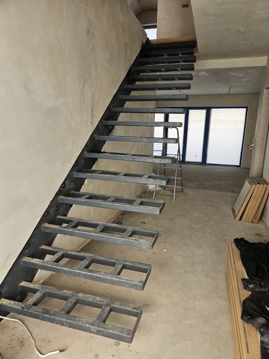 Stelaż schody metalowe cena za 1 stopień