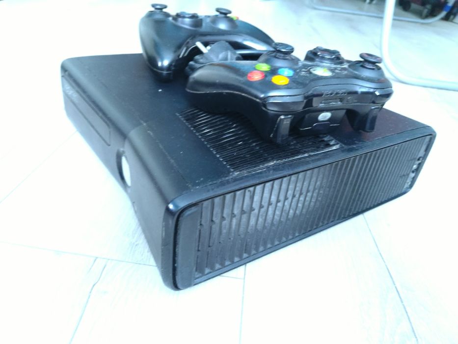 Xbox 360 dwa kontrolery