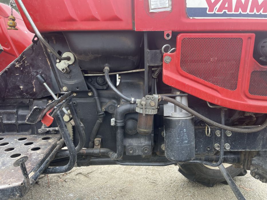 Trator yanmar YM246D