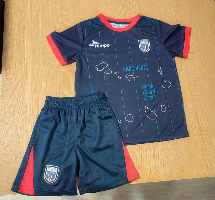 Equipamento Cabo Verde criança