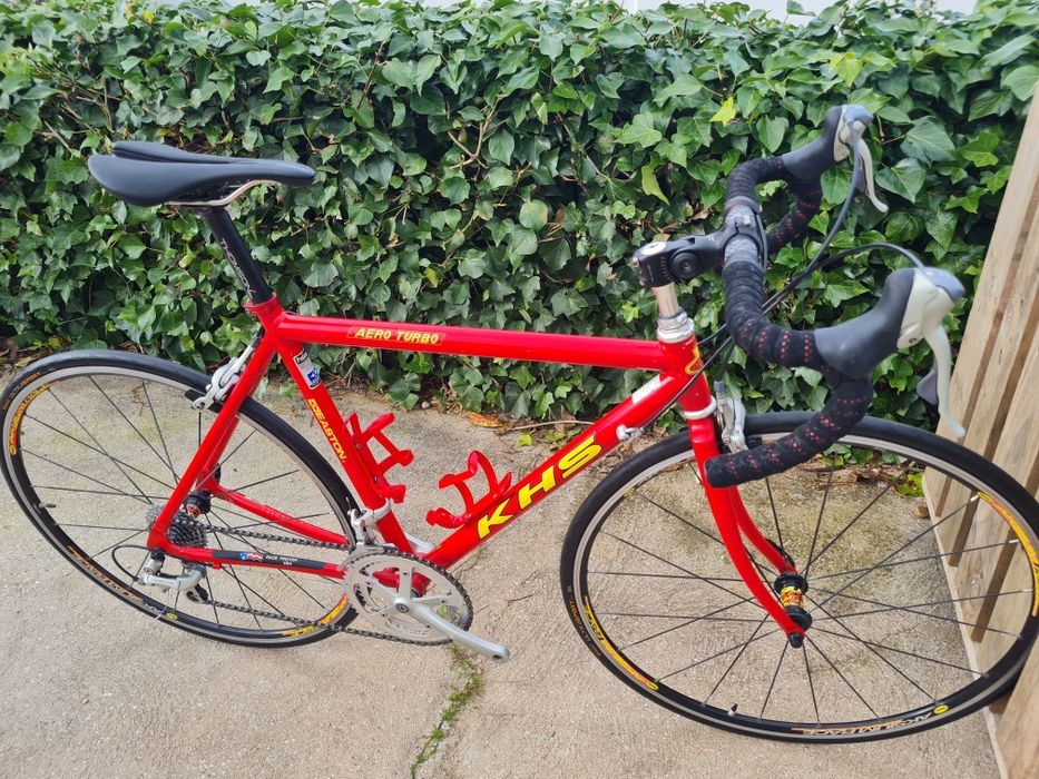 Biclicleta KHS Aero Turbo road bike.
