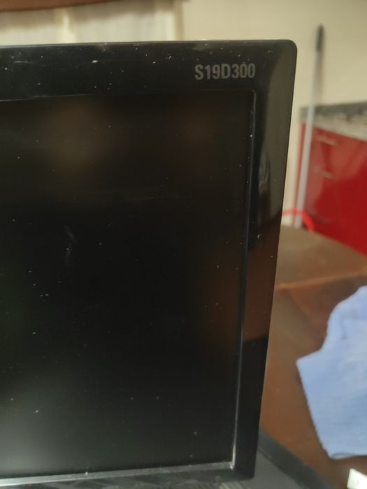 Samsung S19D300 – Monitor 19″ – Funciona bem