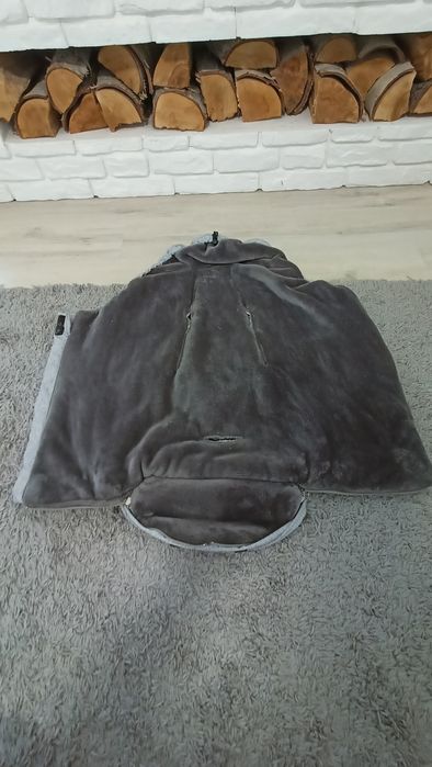 Nosidełko fotelik Maxi Cosi Rock że śpiworem