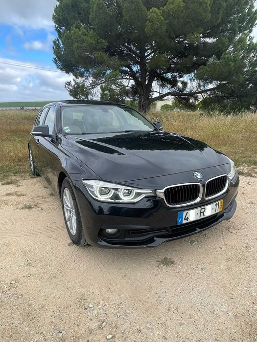 BMW 318d Touring F31 • Nacional • LED • Pele Bege • Teto Panorâmico e Elétrico