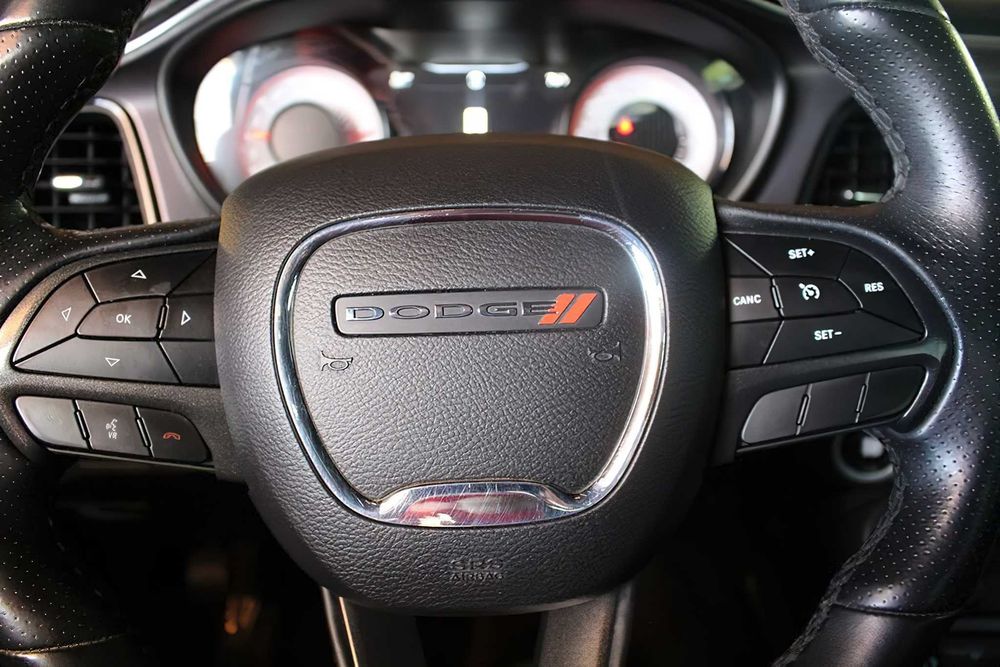 Dodge Challenger      2017