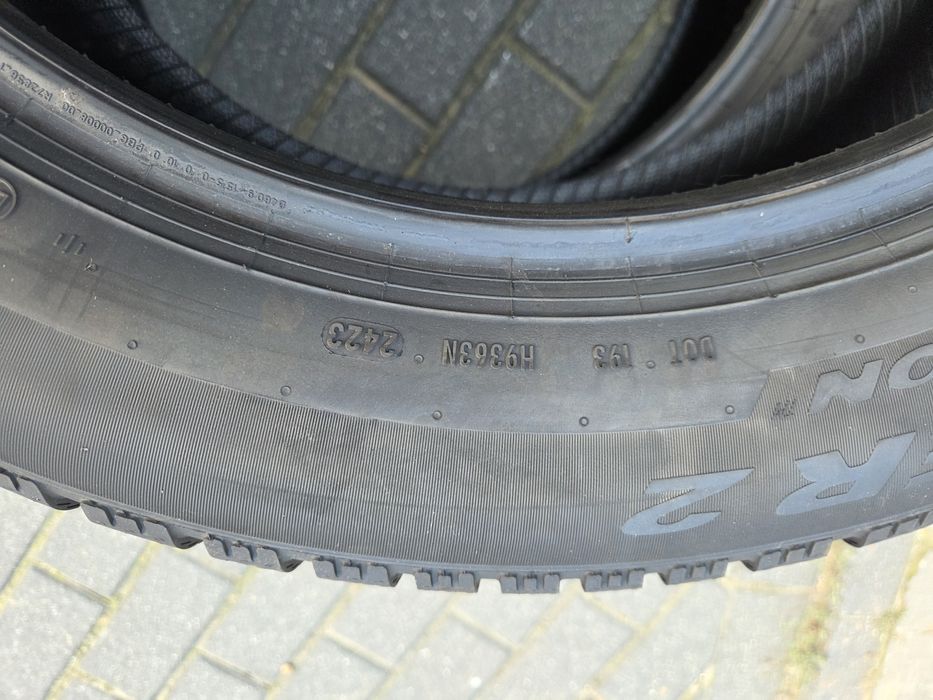 2x235x55x18 Pirelli zima
