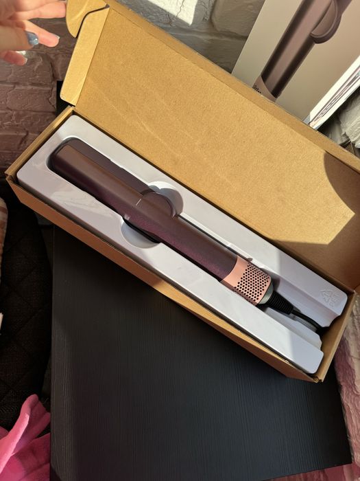 Продам фен Dyson Airstrait