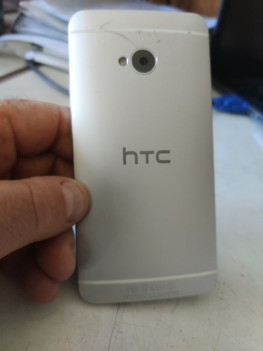 Продам смартфон  HTC