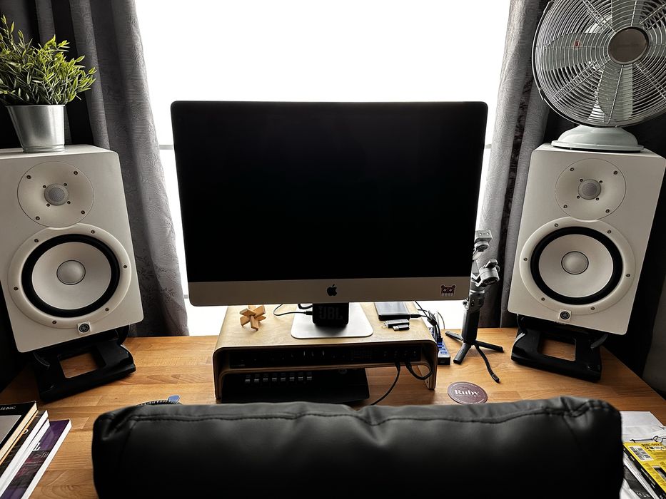 Conjunto 2 Yamaha HS8 Brancas