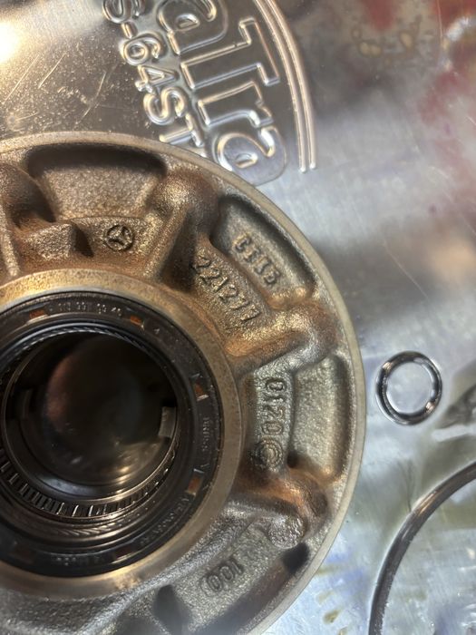 Mercedes 722.9 Pompa oleju na łozysku igiełkowym