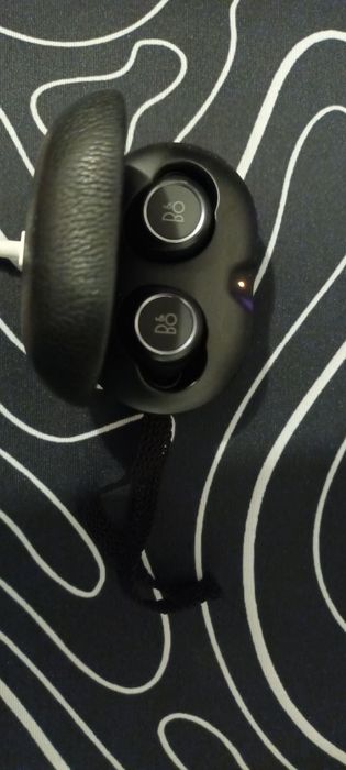 Bang & Olufsen Beoplay E8 Auriculares sem fios com Bluetooth, preto