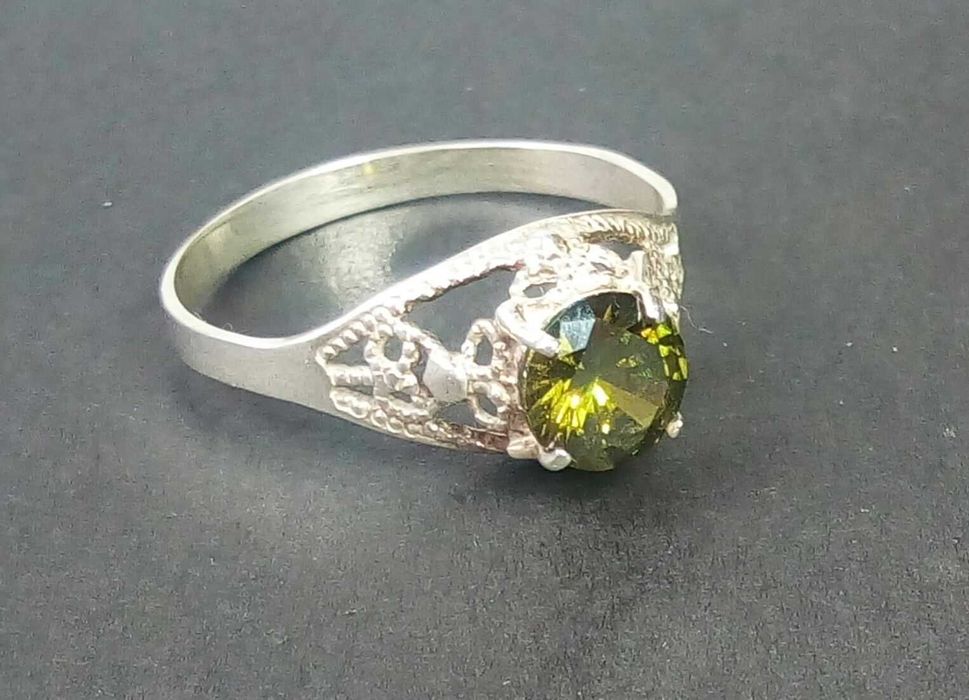 Серебряные кольца 20-го размера, шт.-200 грн