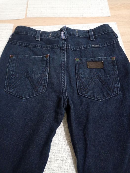Damskie spodnie marki Wrangler