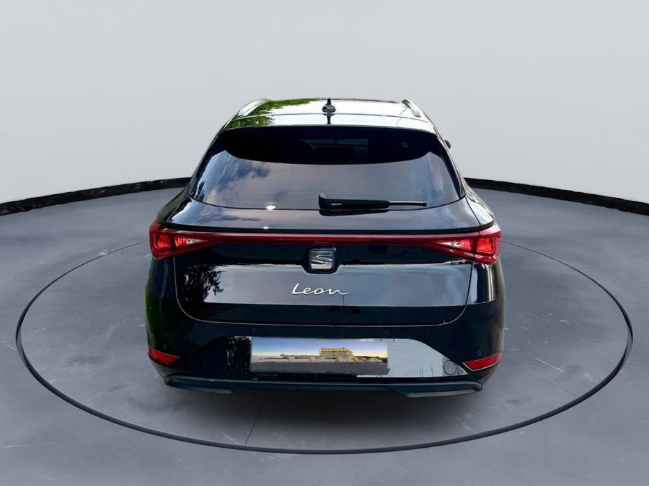 SEAT Leon spotstoureur 2024 Micro-Híbrido DSG em excelente estado, apenas 46.000 km, garantia de fábrica, muito económico e pronto a circular.