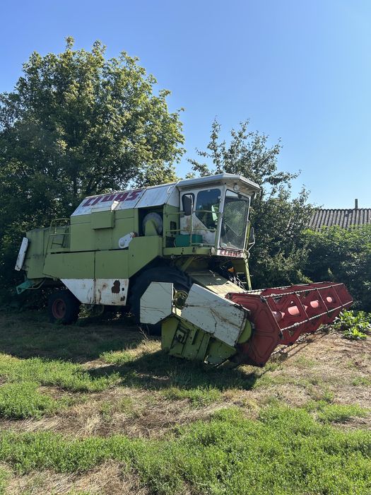 Claas Dominator 106