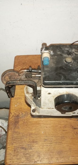 Продам дві швейні машини