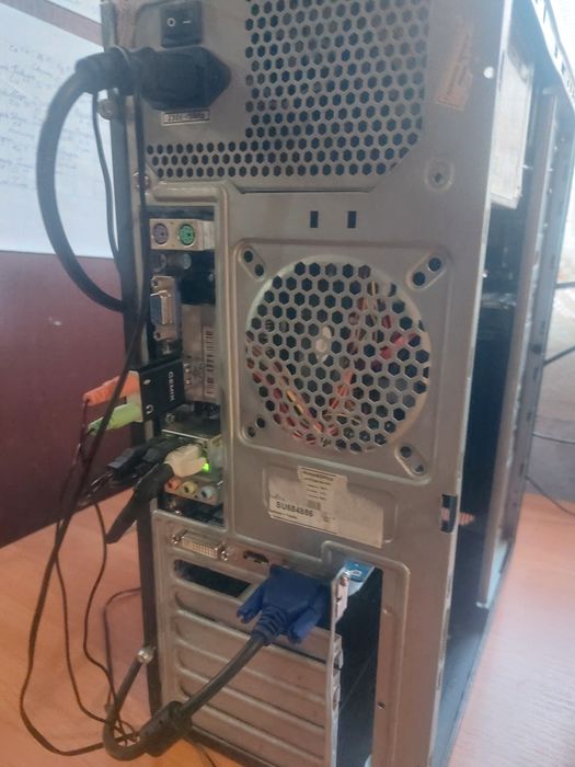 Продам компьютер монитор клавиатуру