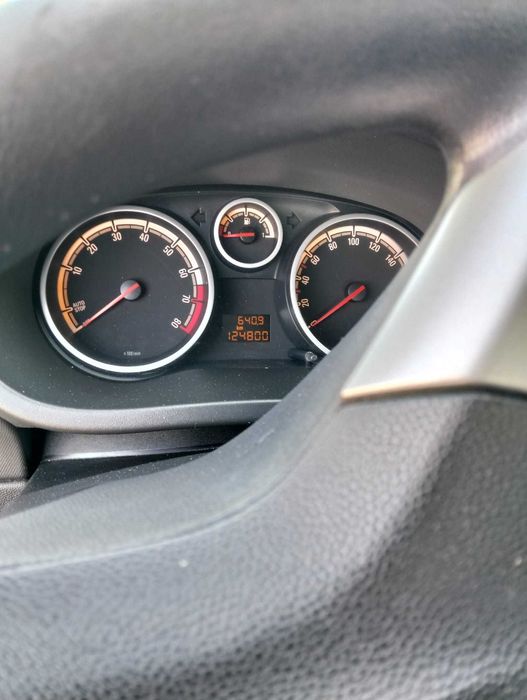 Opel corsa disponível em excelente estado