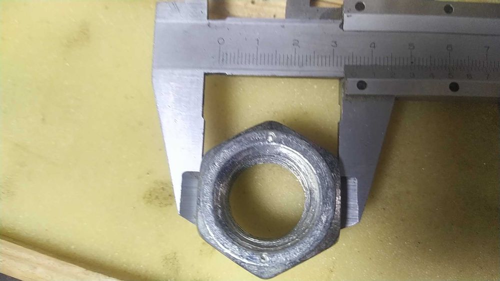 Гайка хромированная шестигранная (М24 шаг 3. смотрите на фото).10шт.