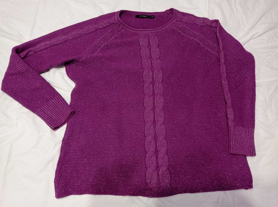 Lekki sweterek pod szyję