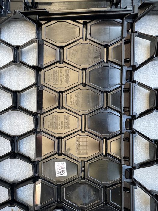 решітка ніздрі в передній бампер bmw G серії