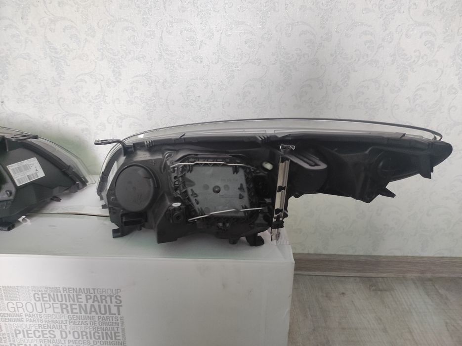 Фара Фари Фары Рено Меган 3 Renault megane 3 260609396R. 260102212R