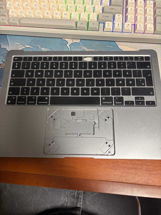 Kadłub Macbook Air M1 2020 A2337