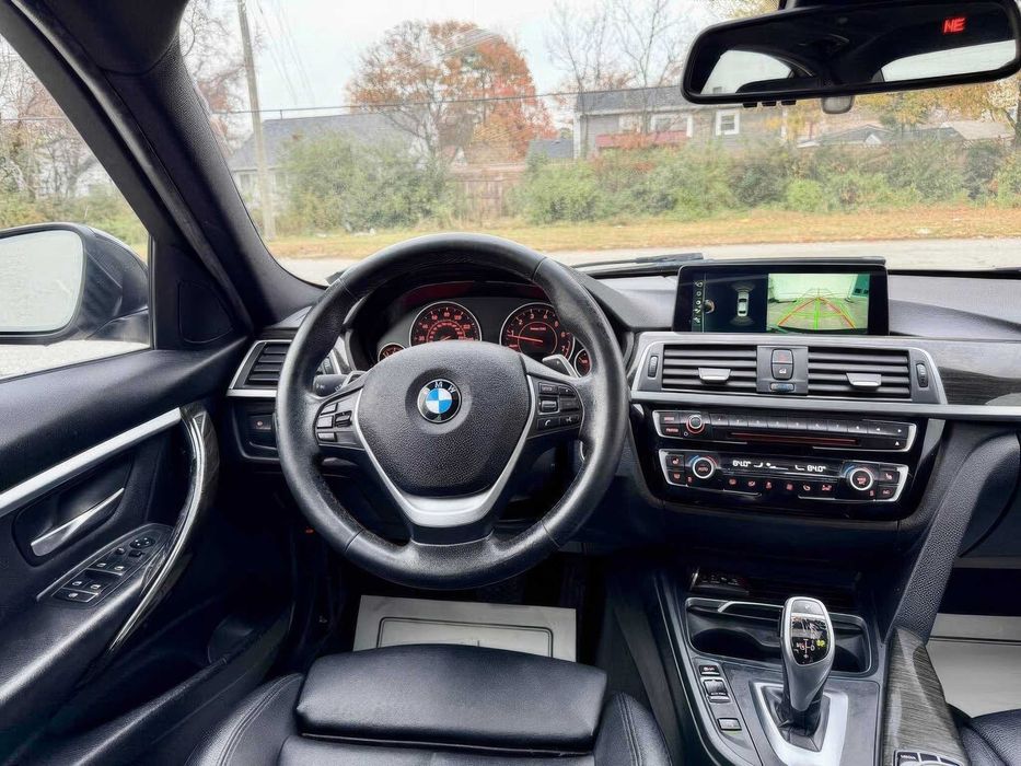 BMW 3 Series 330i xDrive      2017